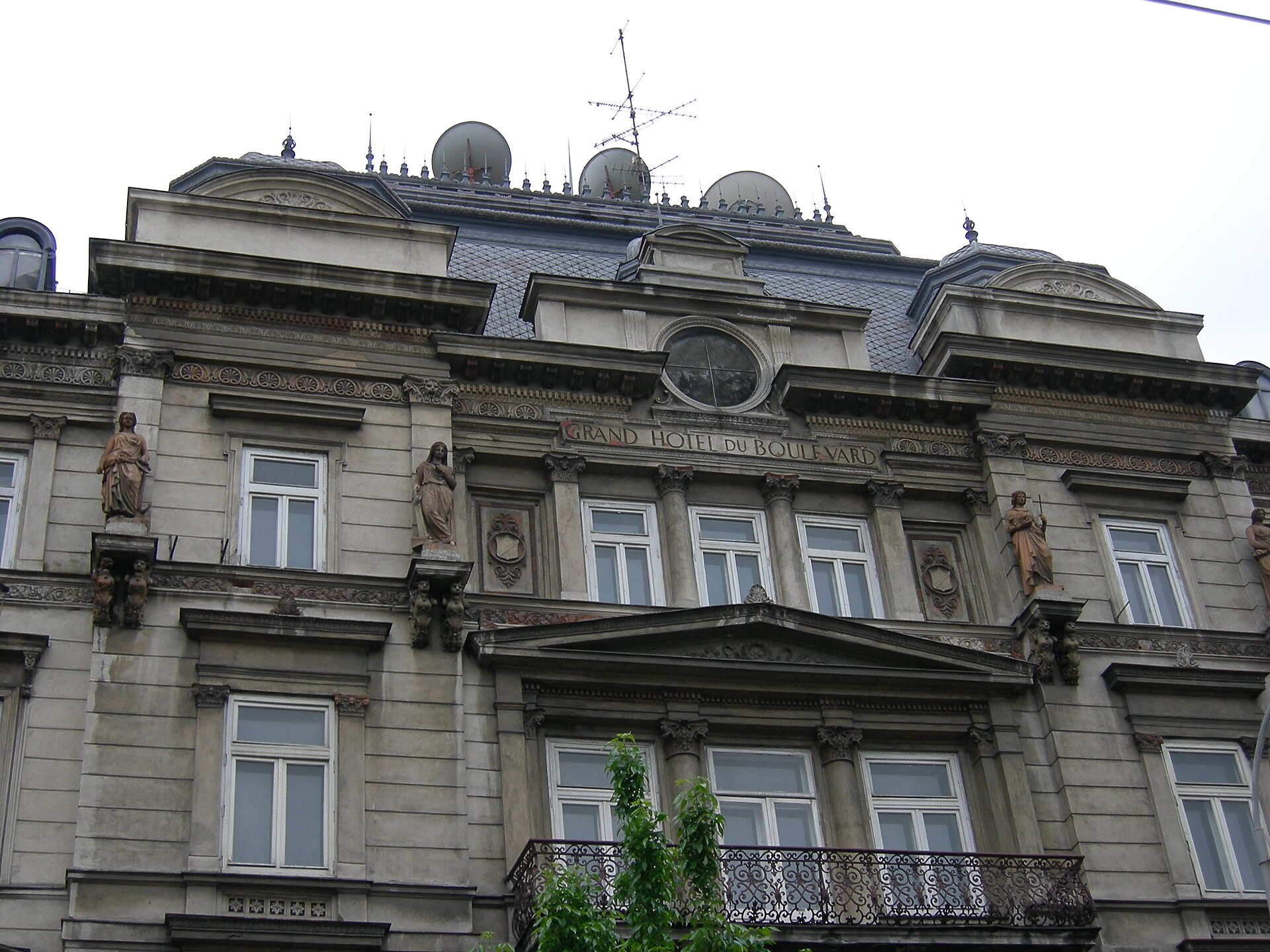 Bucharest boulevard architecture